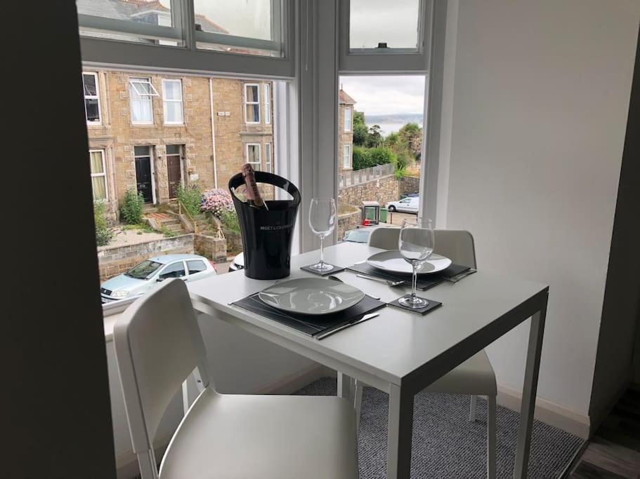 Newly Renovated Modern Studio Apartment Penzance Esterno foto