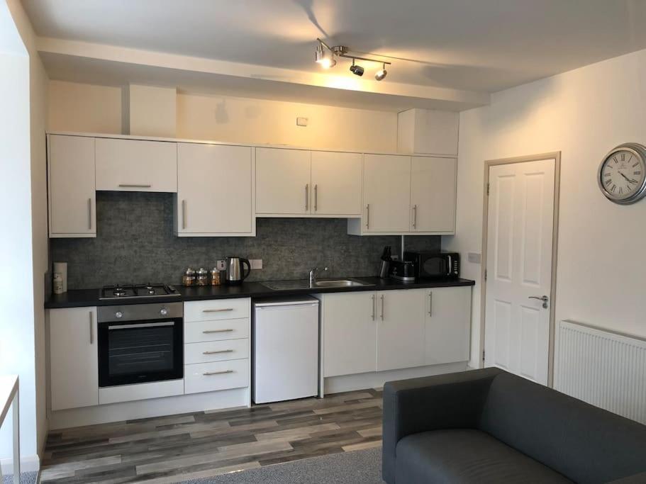 Newly Renovated Modern Studio Apartment Penzance Esterno foto